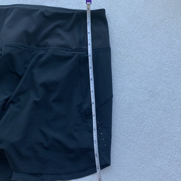 Athleta Run With It 14” Skort like new condition - Picture 8 of 10